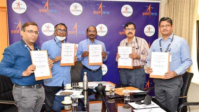 ISRO team with Chief K Sivan